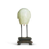 A WHITE JADE, PAINTED STONE AND METAL FIGURE OF A CRANE - photo 9