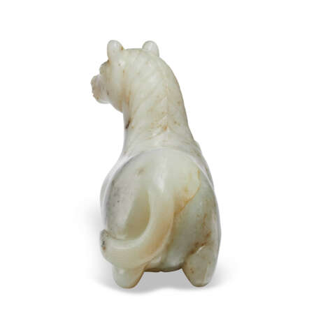 A GREYISH-WHITE JADE FIGURE OF A RECUMBENT HORSE - photo 4