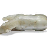 A GREYISH-WHITE JADE FIGURE OF A RECUMBENT HORSE - photo 5