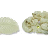 TWO SMALL WHITE JADE CARVINGS - photo 2