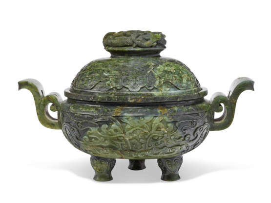 A SPINACH-GREEN JADE TRIPOD CENSER AND COVER - photo 2