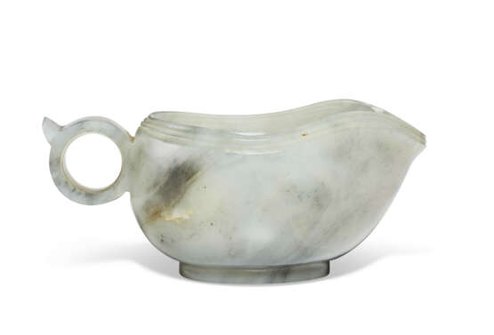 A GREYISH-WHITE JADE POURING VESSEL - фото 2