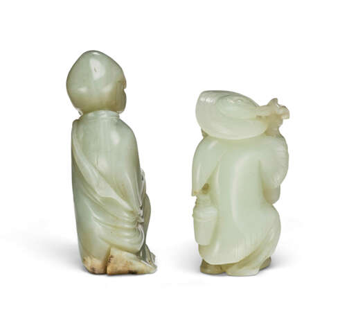 A WHITE JADE FIGURE OF A FISHERMAN AND A GREYISH-WHITE FIGURE OF A LUOHAN - photo 3