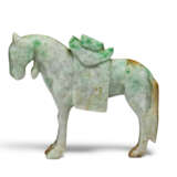 A WHITE AND GREEN JADEITE CARVING OF A HORSE - photo 2