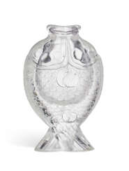 A CARVED GLASS `TWIN-FISH’ VASE