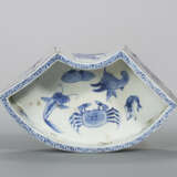 A BLUE-AND-WHITE FAN-SHAPED RIMED TRAY - photo 18