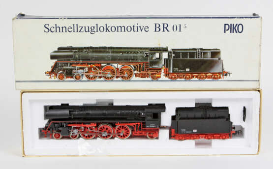 PIKO Schnellzuglokomotive BR01 - photo 1