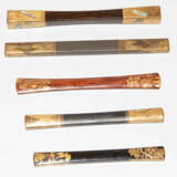 Lot: 5 Holz-, Lack-, Shibayama-, und Schildpatt-Haarnadeln - фото 15