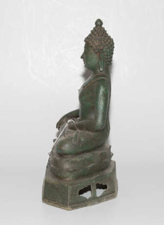 Sitzender Buddha - photo 3