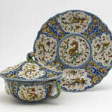 A tureen with saucer - photo 2