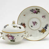 A small tureen with saucer - photo 2