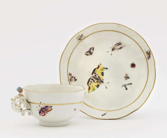 A cup with saucer - photo 2