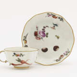 A cup with saucer with the ''Brühlsches Allerlei'' decoration - photo 2