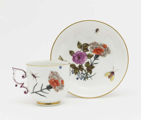 A cup with saucer - photo 2