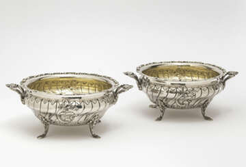 A pair of handled bowls
