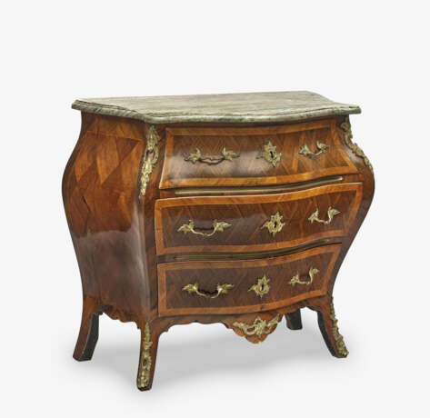 A commode - photo 1