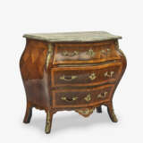 A commode - photo 1