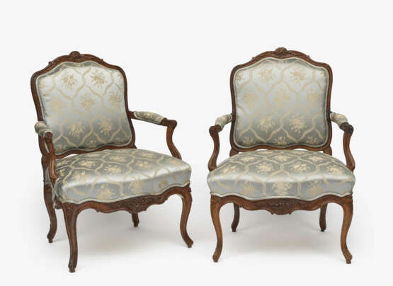 A pair of fauteuils - photo 1