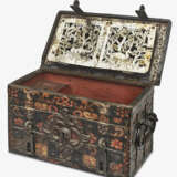 An iron chest - Foto 2