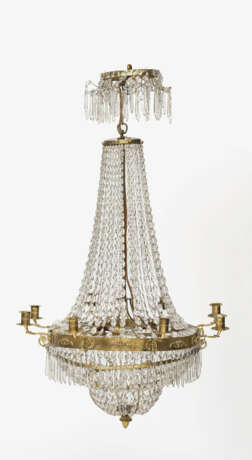An eight-light chandelier - фото 1