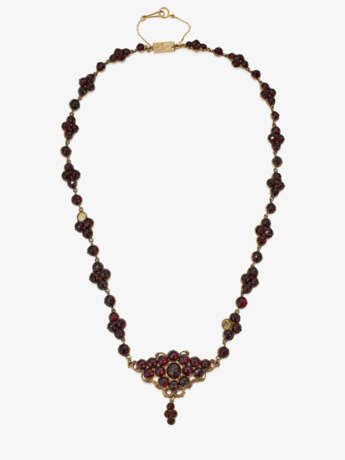 A garnet necklace - фото 2