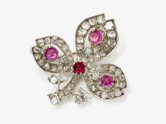 A trefoil brooch with rubies and diamonds - photo 1