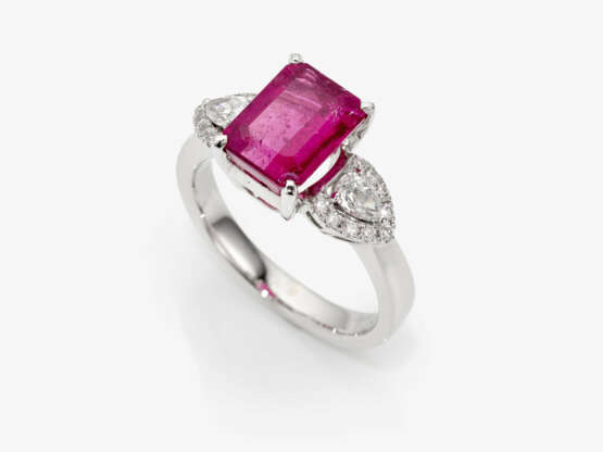 An eternity ring with a rubellite, brilliant cut diamonds and diamond drops - photo 1