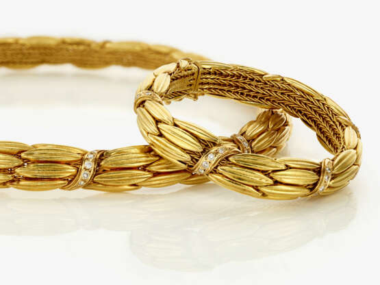 A necklace and bracelet - фото 2
