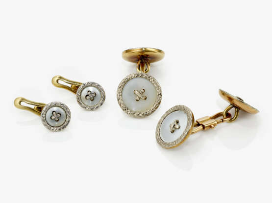 A pair of cufflinks and two tailcoat buttons - фото 1