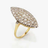 A Marquise ring decorated with brilliant cut diamonds - Foto 1