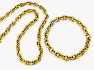 An anchor link chain necklace and bracelet
