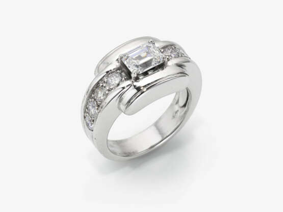 A historical band ring decorated with a baguette cut diamond and brilliant cut diamonds - photo 1