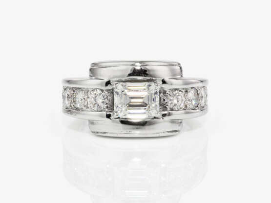 A historical band ring decorated with a baguette cut diamond and brilliant cut diamonds - photo 2