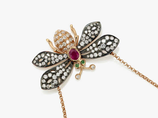 A ''bee'' pendant necklace decorated with brilliant cut diamonds, ruby and emeralds - фото 2