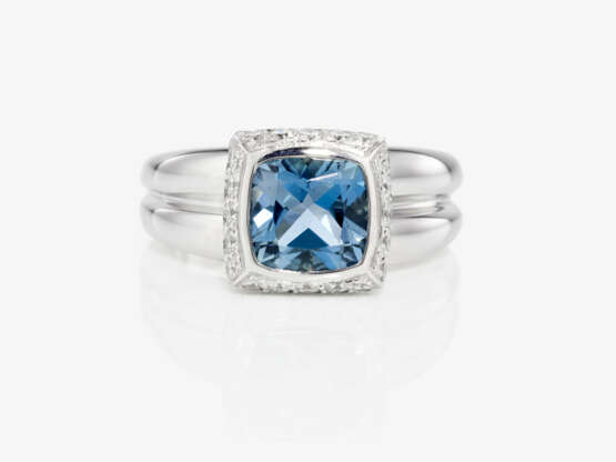 A cocktail ring decorated with an aquamarine and brilliant cut diamonds - фото 2
