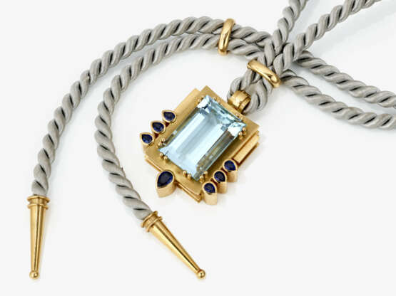 A pendant with an aquamarine and sapphires - photo 1