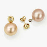 A Ming pearl necklace and pair of stud earrings with Ming pearls and brilliant cut diamonds - Foto 2