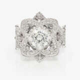 A magnificent floral cocktail ring ''lotus flower'' decorated with brilliant cut diamonds - Foto 2