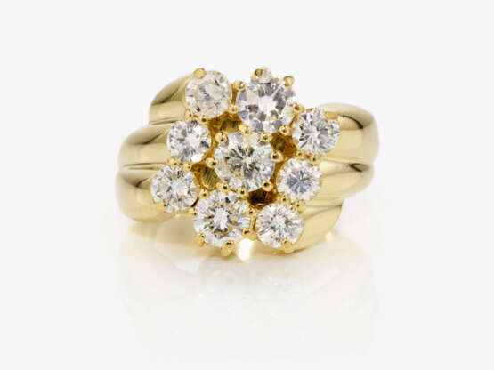 A historical cocktail ring decorated with brilliant cut diamonds - фото 2