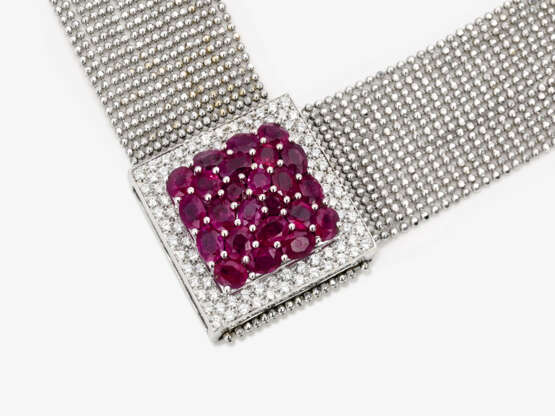 An expressive necklace with vivid to deep red rubies and brilliant cut diamonds - photo 1