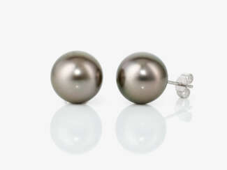 A pair of stud earrings with South Sea Tahitian cultured pearls