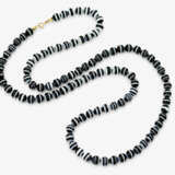 A sautoir: a black and white banded agate bead necklace ''the All-Seeing Eye of God'' - Foto 1