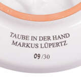 MARKUS LÜPERTZ für die KARLSRUHER MAJOLIKA Wandobjekt "Taube in der Hand", 2001, - photo 3