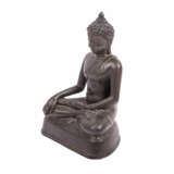 Bronze des sitzenden Buddha. THAILAND, wohl 19. Jh., - фото 4