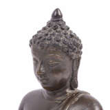 Bronze des sitzenden Buddha. THAILAND, wohl 19. Jh., - photo 5
