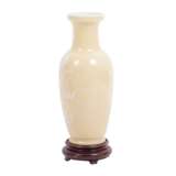 Vase aus Porzellan. JAPAN, Meiji-Periode (1868-1912), - photo 4