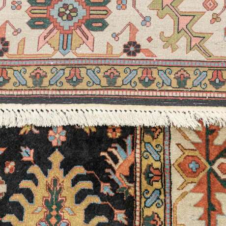 Orientteppich. AZERIN, 20. Jh., 365x252 cm. - photo 2