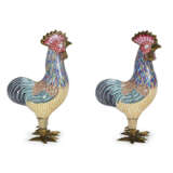 A PAIR OF CHINESE EXPORT GILT-METAL AND ENAMEL MODELS OF ROOSTERS - photo 2