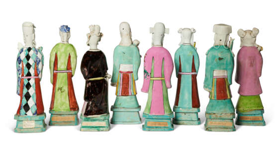 A GROUP OF EIGHT CHINESE EXPORT PORCELAIN FAMILLE ROSE FIGURES OF IMMORTALS - photo 2