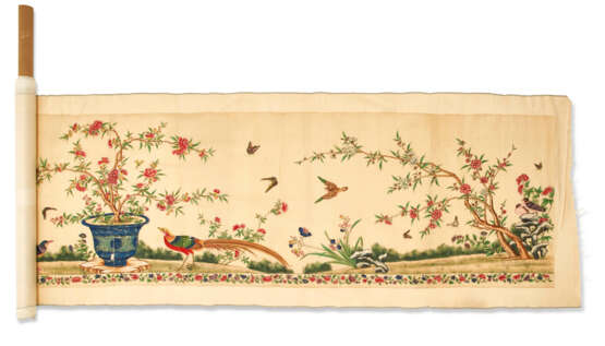 A CHINESE EXPORT PAINTED SILK WALL HANGING - photo 1